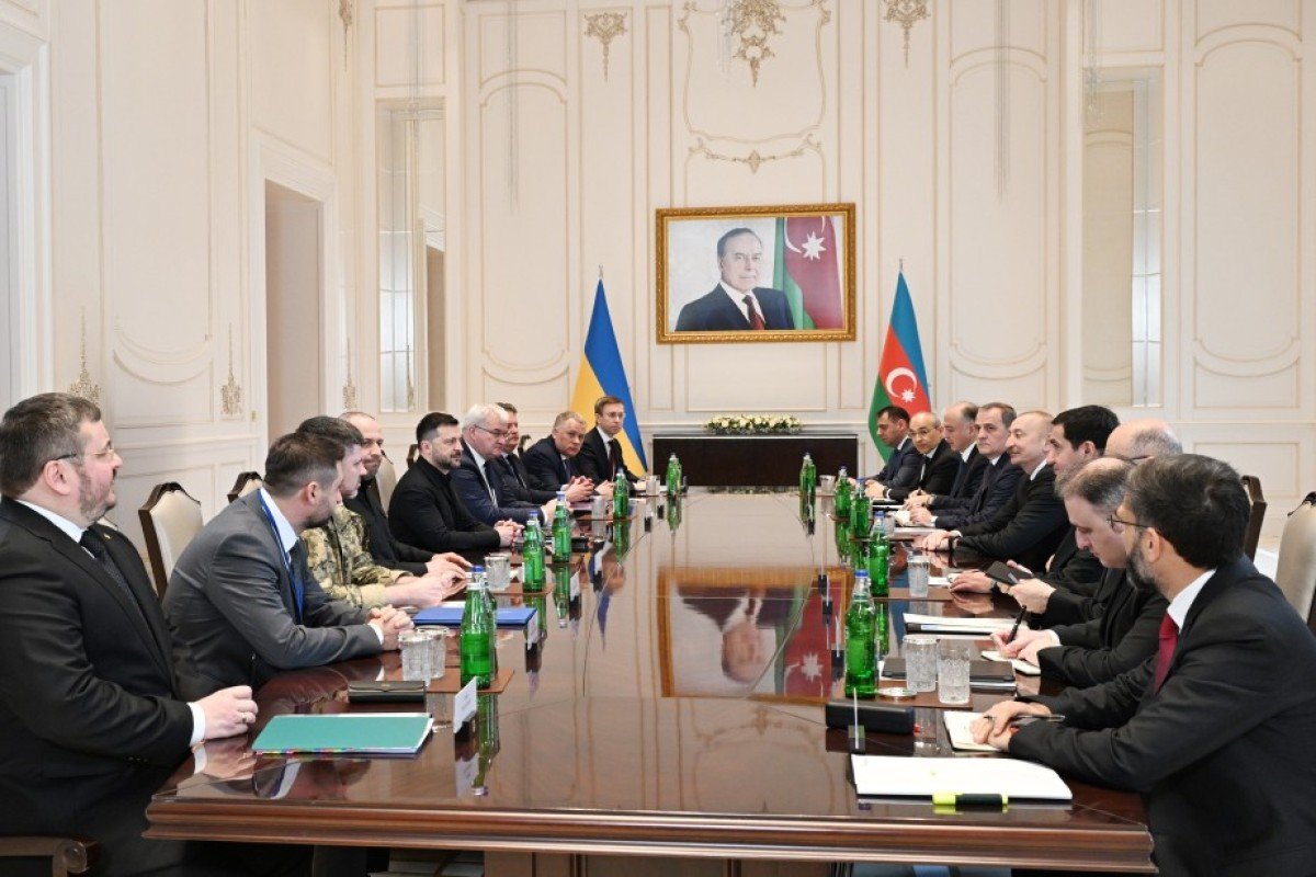 Qəbələdə Prezident İlham Əliyevin Volodimir Zelenski ilə geniş tərkibdə görüşü keçirilir