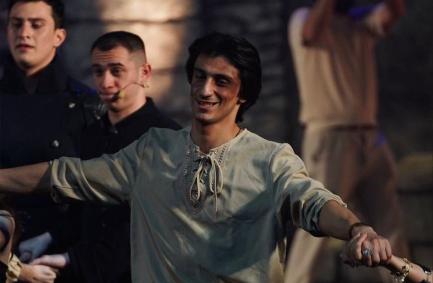 Zəhməti, İstedadı və İşıqlı Gələcəyi ilə Seçilən Gənc Sənətçi – Qürurumuz Ziya Sadıxlı