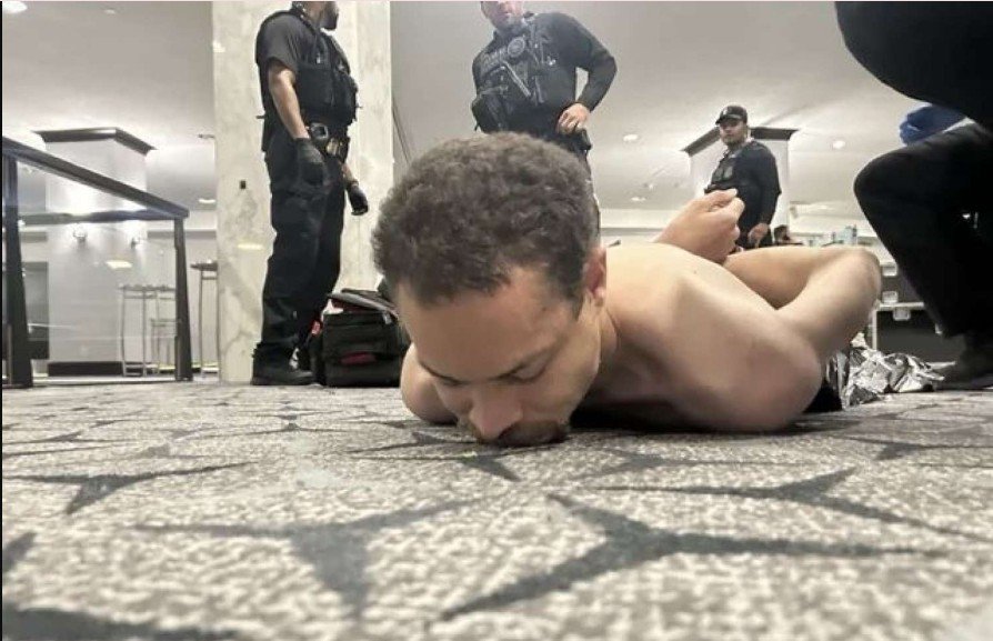 Tramp silahlı şəxsin görüntülərini yaydı - FOTO