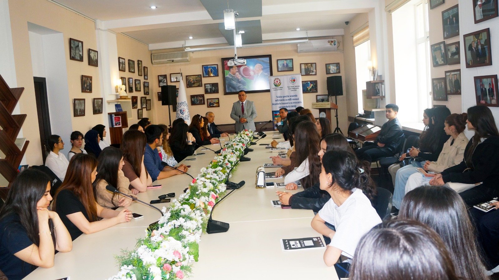 Azərbaycan Dillər Universitetində tələbə-gənclərlə maarifləndirici görüş keçirilib