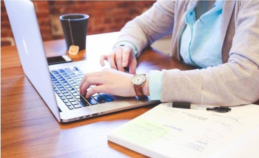 Onlayn təhsil dövrü başlayır: Məktəblər bağlanacaq?