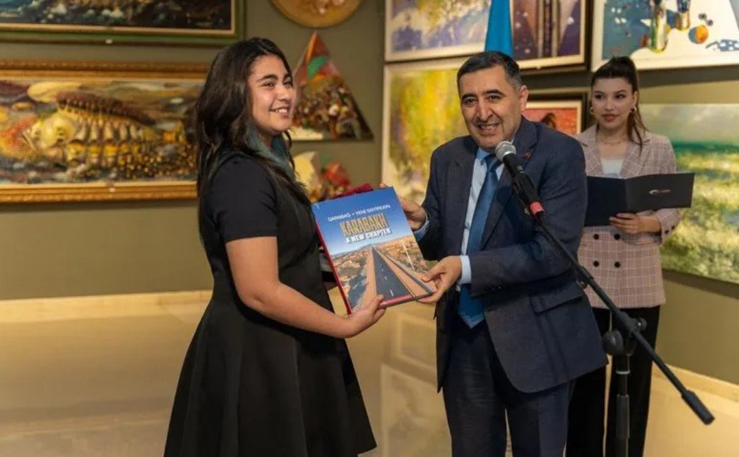 11 yaşlı rəssamın rənglər dünyası