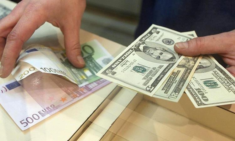 Dollarla bağlı kritik vəziyyət: Əvvəl ucuzlaşacaq, sonra...