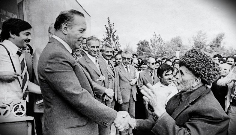 "Heydər Əliyev bütün ömrünü Azərbaycan xalqının taleyini dəyişmək amalı ilə yaşayıb" - MİLLƏT VƏKİLİ