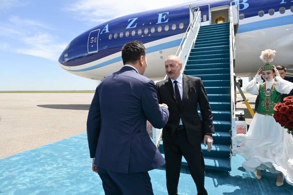 İlham Əliyev Qazaxıstana getdi - FOTO