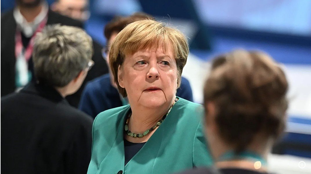 Merkel Ukrayna müharibəsini bitirmək üçün geri qayıdır