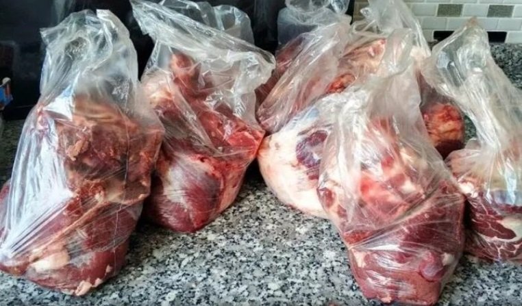 Qurban ətindən müsəlman olmayanlara və zənginlərə də vermək olar