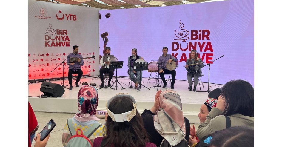 İstanbulda keçirilən Etnoidman Mədəniyyət Festivalında Azərbaycan musiqisi və ədəbiyyatı geniş təbliğ edilir