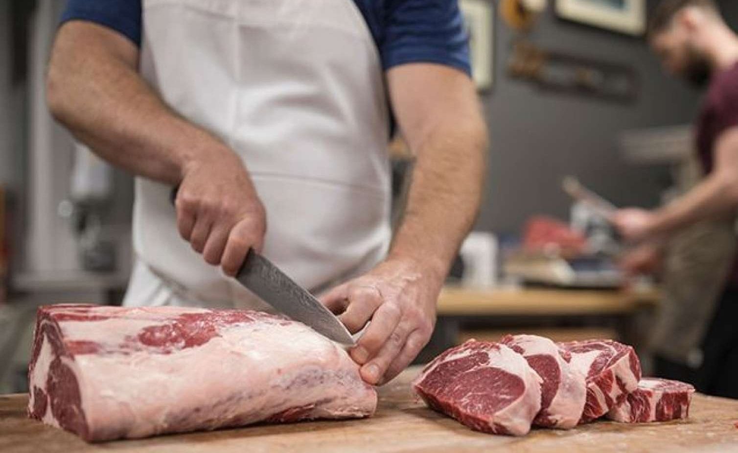 Qəssabların dinə zidd fırıldağı: Yığışıb ət almaq qurbanı əvəz edirmi?