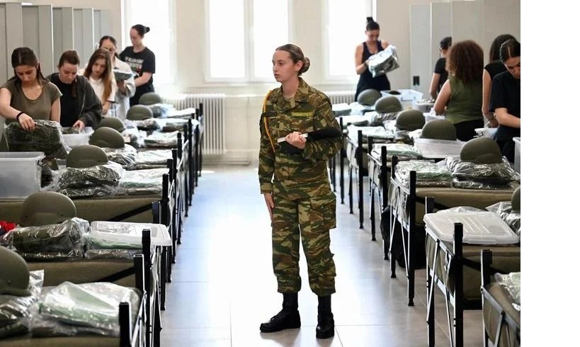Bu ölkədə tarixi bir addım! Qadınlar hərbi xidmətə başladılar
