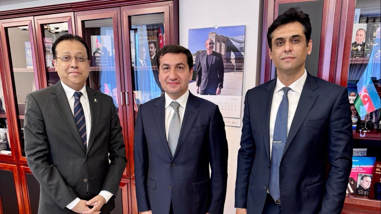 Hikmət Hacıyev Pakistan səfiri ilə görüşdü – FOTO