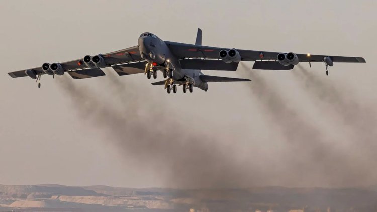 ABŞ-də “B-52” bombardmançı təyyarəsi qəzaya uğradı