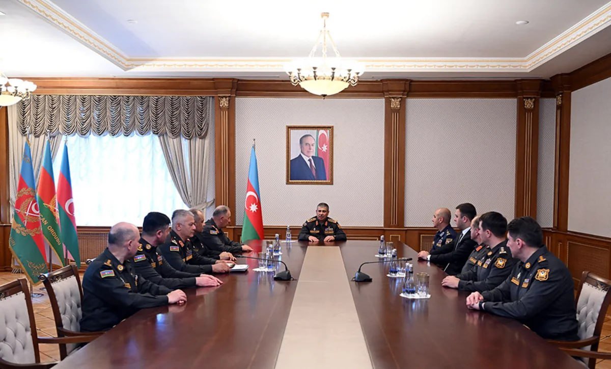 Müdafiə naziri yeni generallara rütbələrini təqdim edib– FOTO