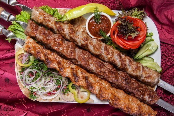 Ucuz ətin şorbası olmaz, bəs KABABI? – 3 manatlıq lülə kababların mətbəxarxası SİRLƏRİ