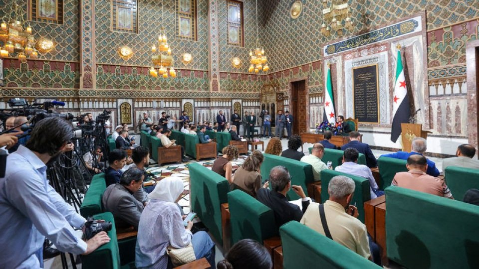 Əhməd Şara Xalq Məclisinə 70 yeni üzv təyin etdi