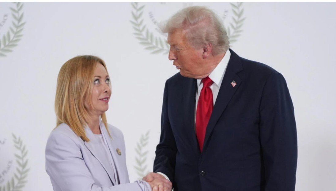 Tramp yenə Meloniyə sataşdı