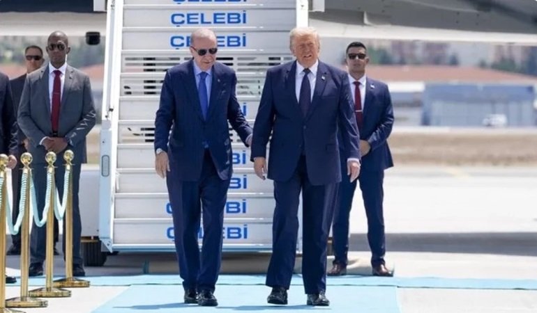 Ərdoğan Donald Trampı Ankara hava limanında qarşılayıb - VİDEO