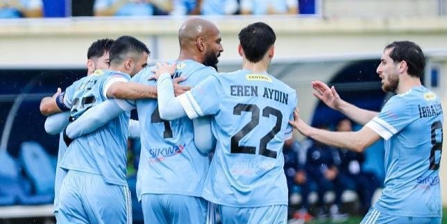 "Zirə" Konfrans Liqasına darmadağınla başladı