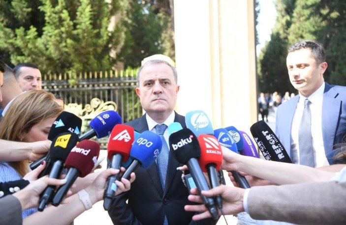 Ermənistanla sülh sazişinin taleyi bundan asılıdır – Bayramov açıqladı
