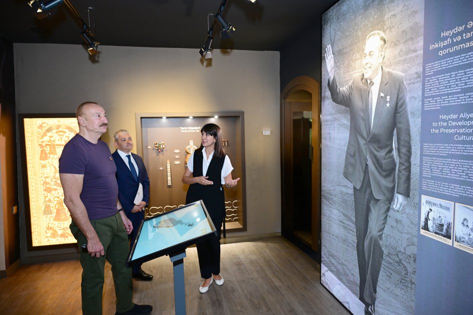 İlham Əliyev “Sadıqcanın evi”nin bərpadan sonra açılışında – FOTO
