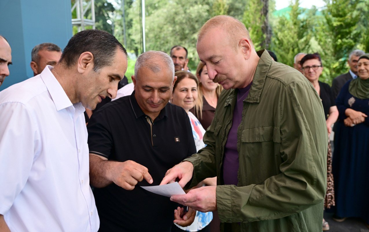 Prezidentin sosial media hesablarında Quzeyxırman və Güneyxırman sakinləri ilə görüşünə dair paylaşım - VİDEO