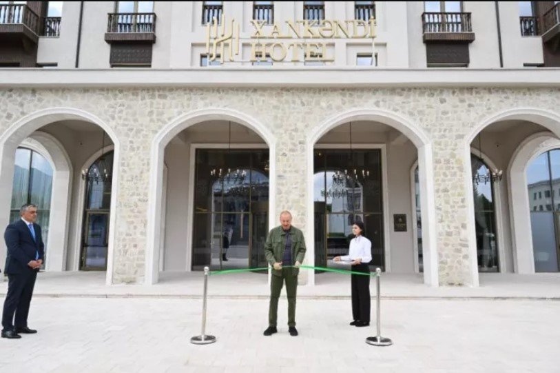 İlham Əliyev “Xankəndi” hotelinin açılışında - FOTOLENT