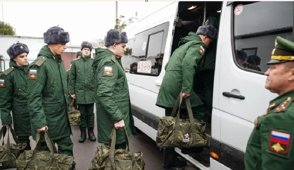 Orduya könüllü toplanış başladı - Rusiyada