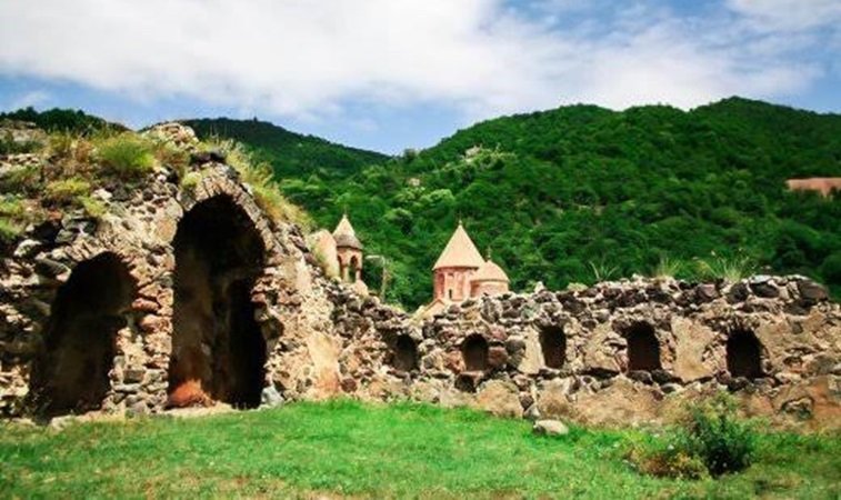 Kəlbəcərin orta əsrlər tarixinin Dərələyəzlə bağlılığı