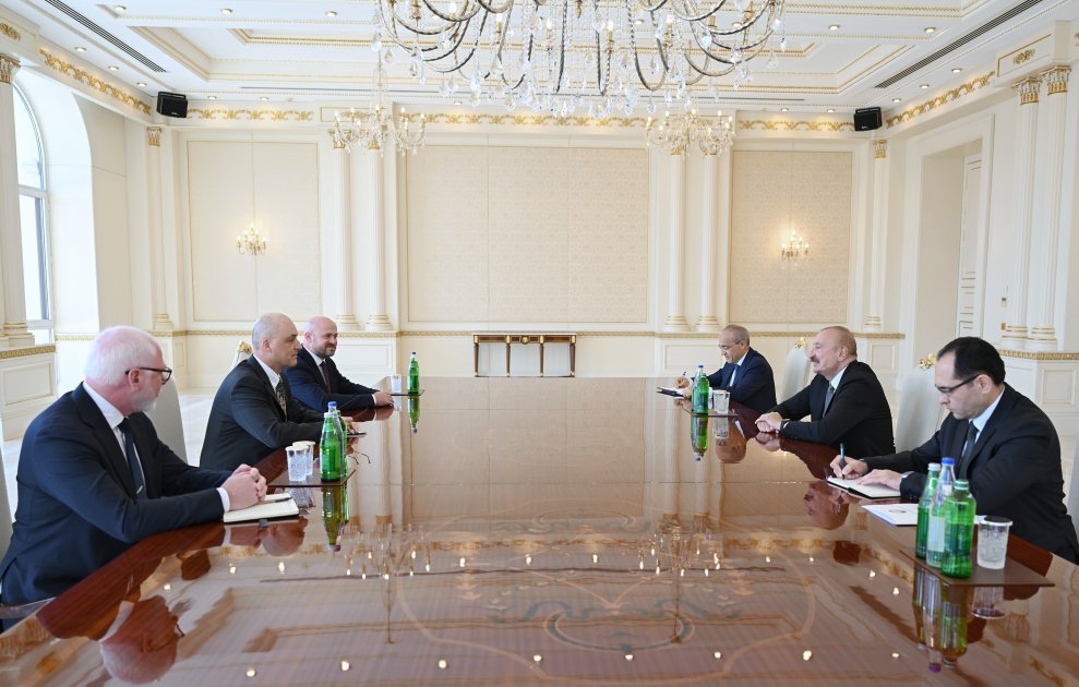 Prezident “John Deere” şirkətinin nümayəndə heyətini qəbul etdi – FOTO