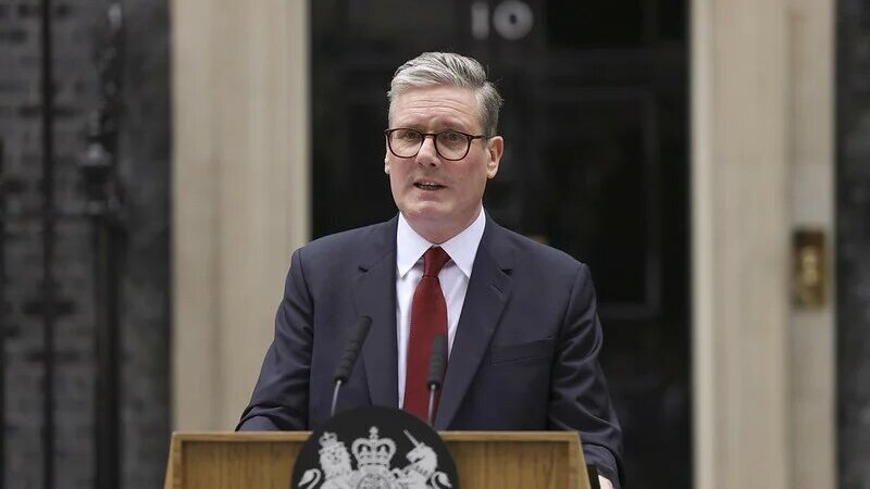 Starmer Böyük Britaniyanın baş naziri vəzifəsini tərk etdi
