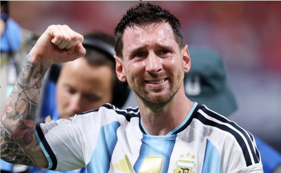 Messi millidəki karyerasını başa vurdu