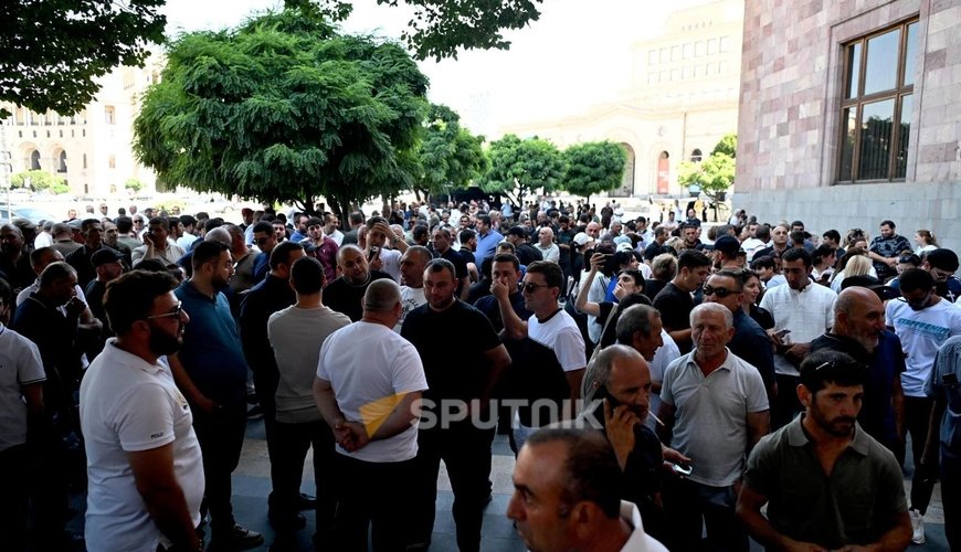 Ermənistanda fermerlər üsyana qalxdı – Paşinyanı axtarırlar