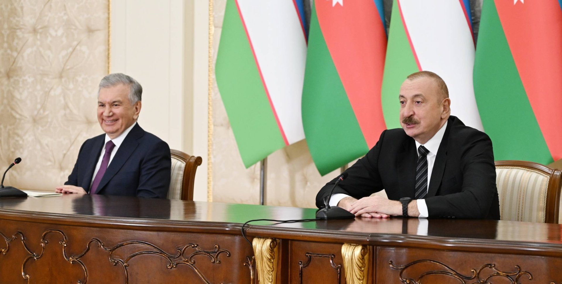 İlham Əliyev Özbəkistan Prezidentinə zəng etdi