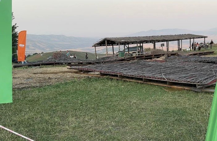 Milli Yaylaq Festivalında taxta konstruksiya aşdı - TƏBİB yaralıların vəziyyətini açıqladı