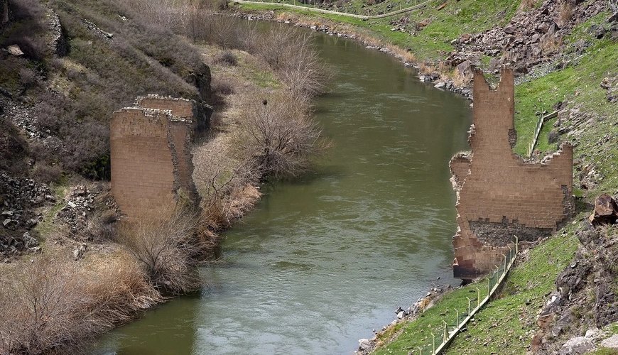 Türklər və ermənilər tarixi körpünü bərpa edir – Aninin açılması sərhədlərin ani açılması olacaqmı?