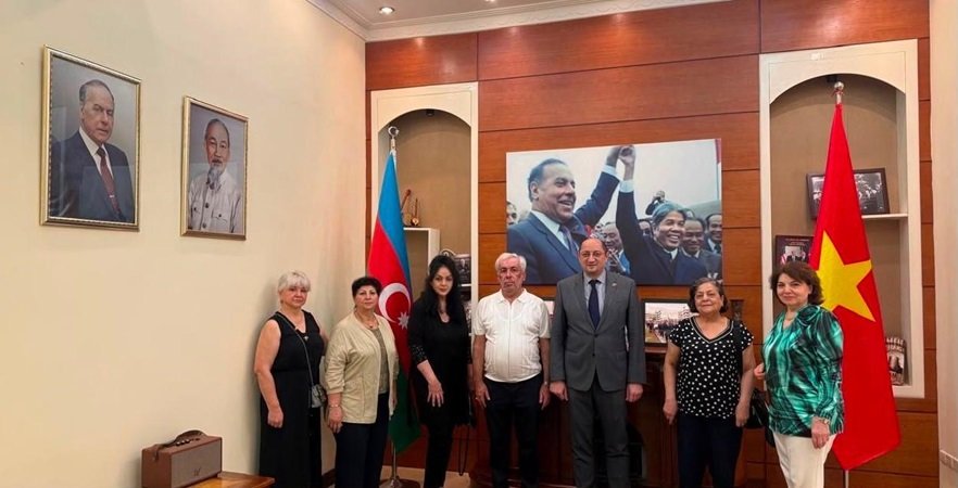 QHT nümayəndə heyəti Vyetnamdakı səfirliyimizdə olublar