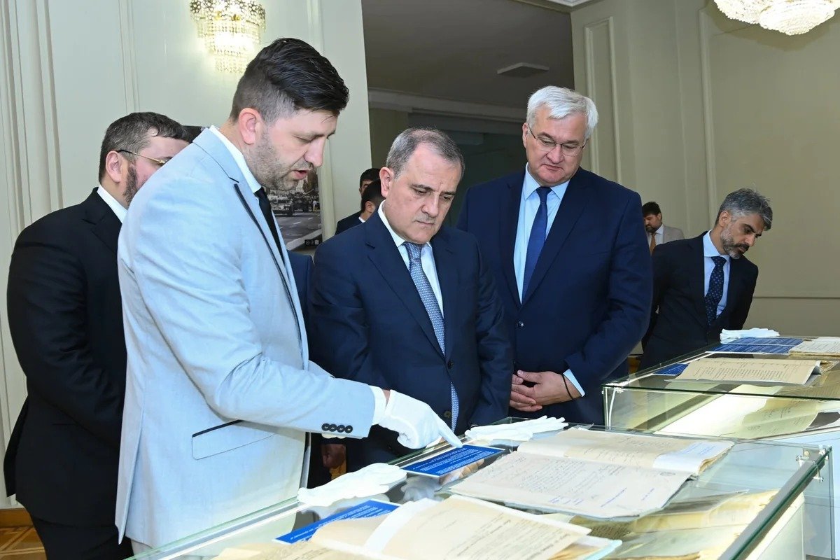 Ceyhun Bayramov Ukrayna XİN-də Azərbaycana dair arxiv sənədlərlə tanış oldu – FOTO