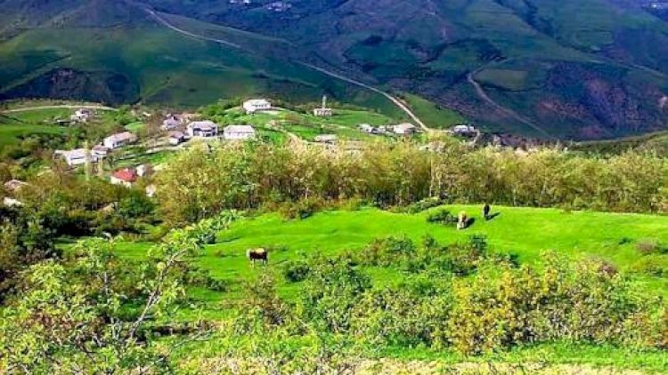 Tanınmış azərbaycanlı müğənni 2 rayonu birləşdirən yol çəkdi