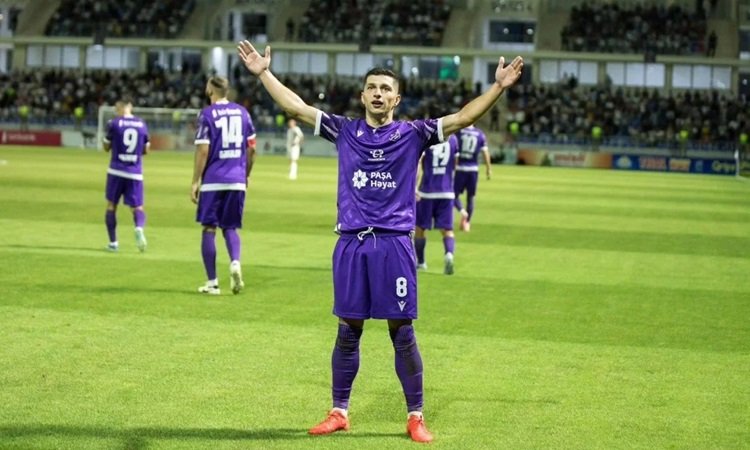 Özünə xəsarət yetirən millimizin üzvü ƏMƏLİYYAT OLUNDU - 5 ay futbol oynaya bilməyəcək