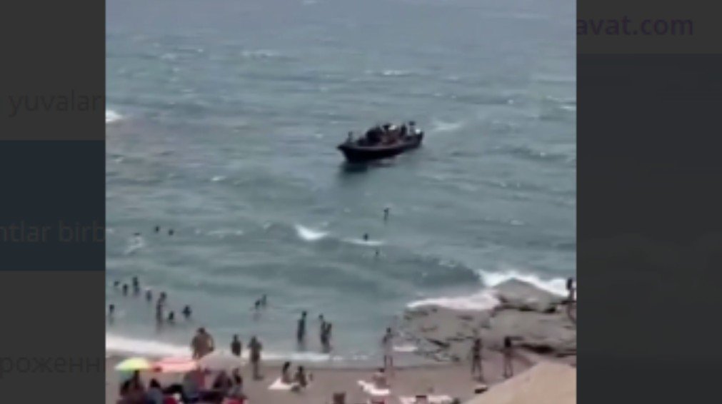 Miqrantlar çimərliyə axın etdi - Turistlər ƏŞYALARINI ATIB QAÇDI - ŞOK GÖRÜNTÜLƏR