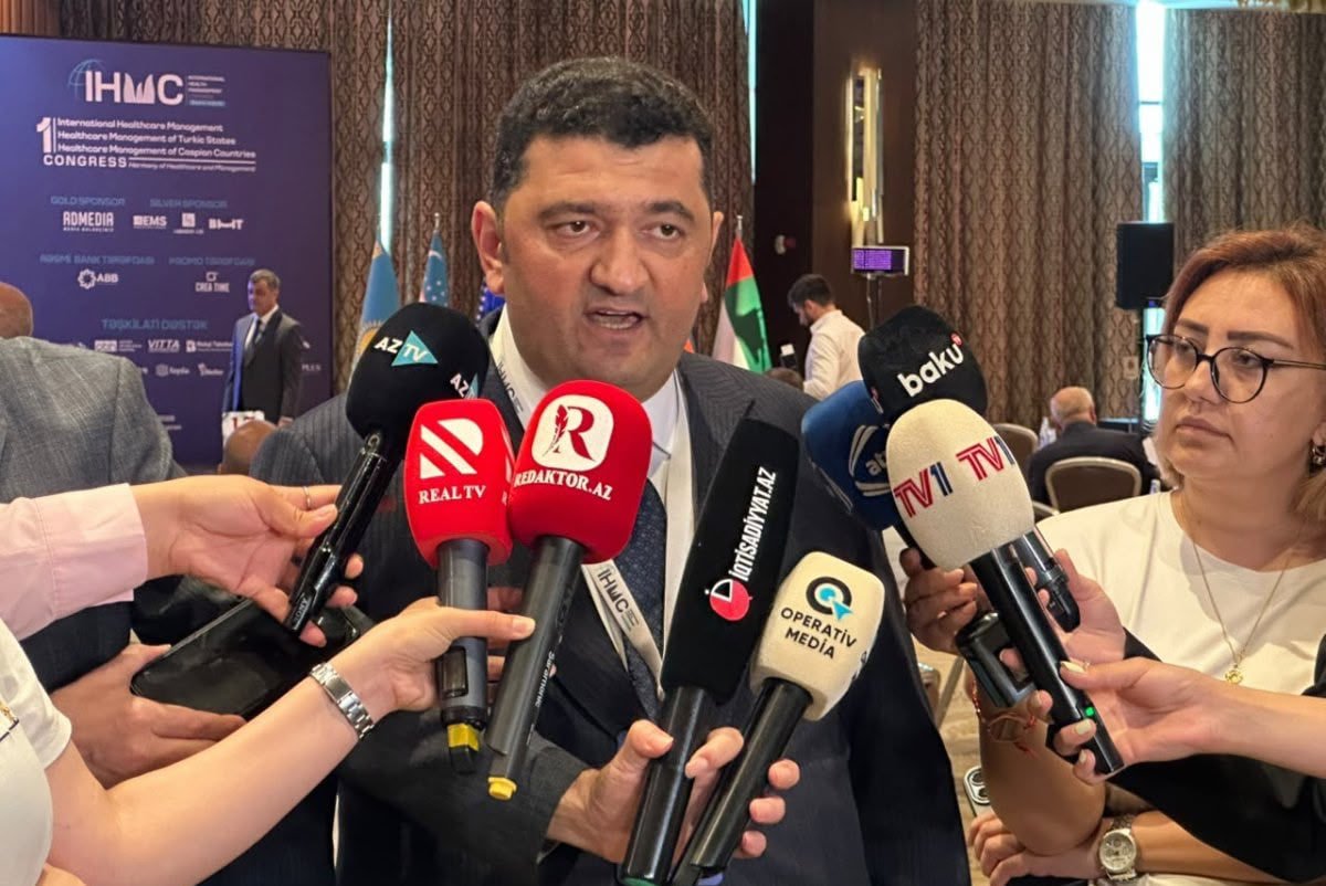 “Green Card” uddu, Yeni Klinikadakı rəhbər vəzifəsindən getdi – AÇIQLAMA