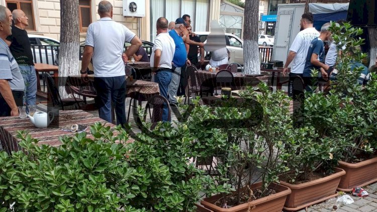 Bakının mərkəzində dava: İcra başçısının atası baş yardı – Təfərrüat