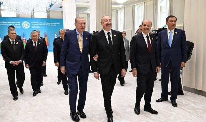 Əliyevlə Ərdoğan Bişkekdə qol-qola... - Video