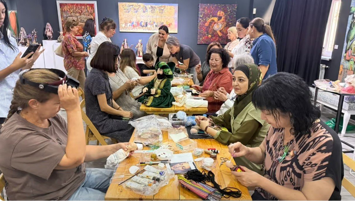 Türk xalqlarının sənətkarları Bakıda ustad dərsləri keçirdi