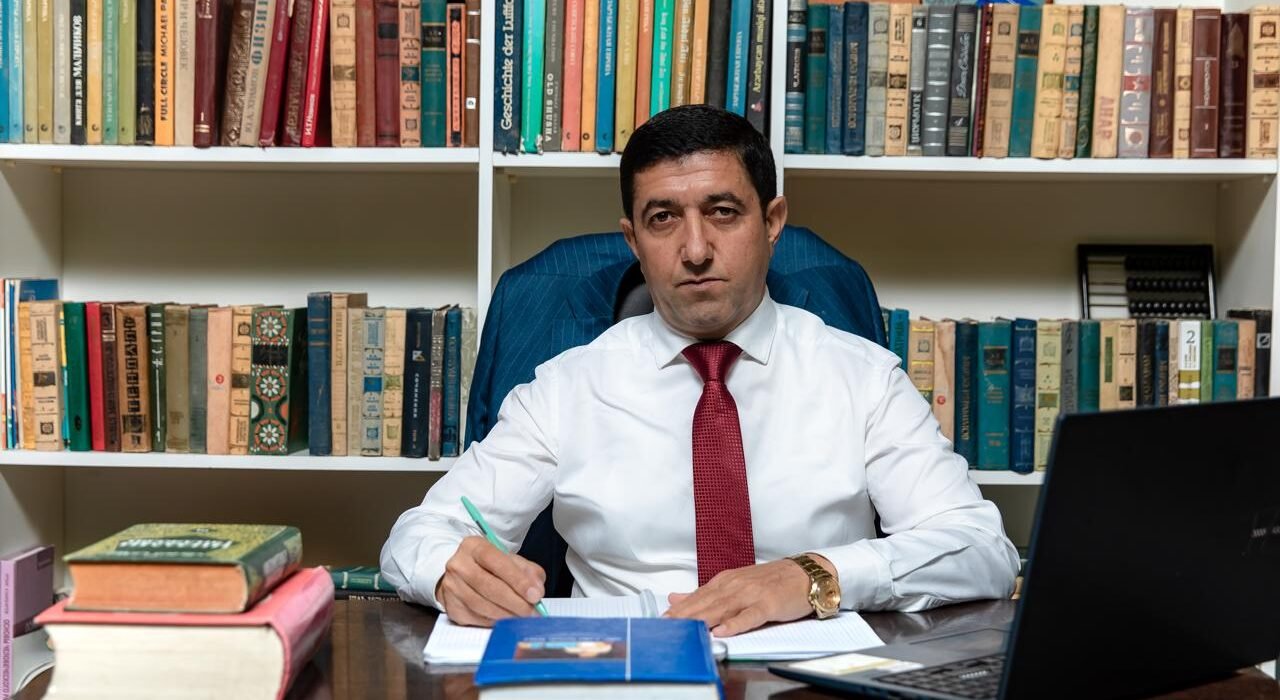 Rövşən Hüseynli: Azərbaycan Ermənistanla iqtisadi münasibətlərdə strateji təşəbbüsü ələ almalıdır