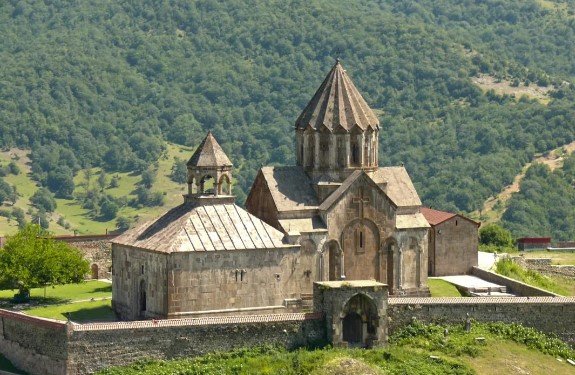 Dövlət Xidmətinin rəisi: "İşğal dövründə Gəncəsər monastırından qəbirlər çıxarılaraq aparılıb"