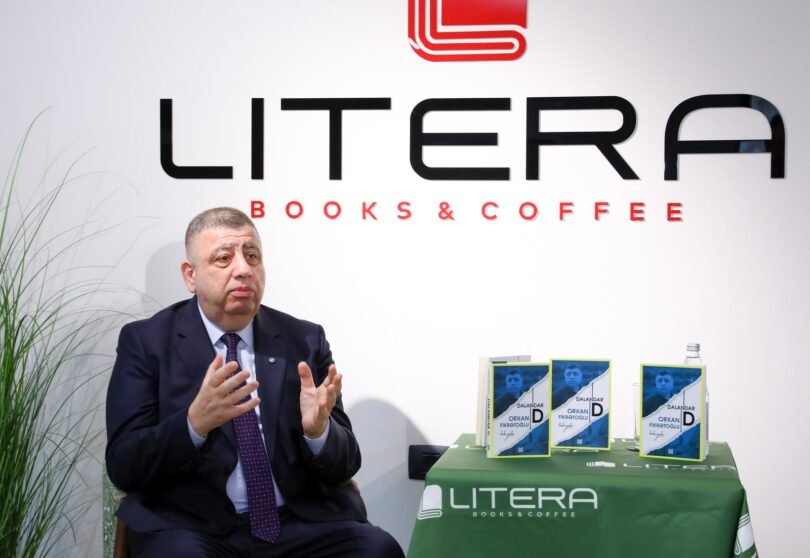 Orxan Fikrətoğlunun “Dalandar D” kitabının təqdimat mərasimi keçirilib