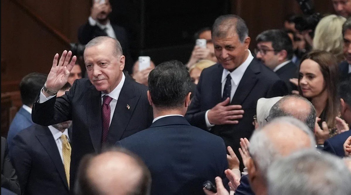 Ərdoğan "CHP-nin qalası"nı içəridən fəth etdi - Foto