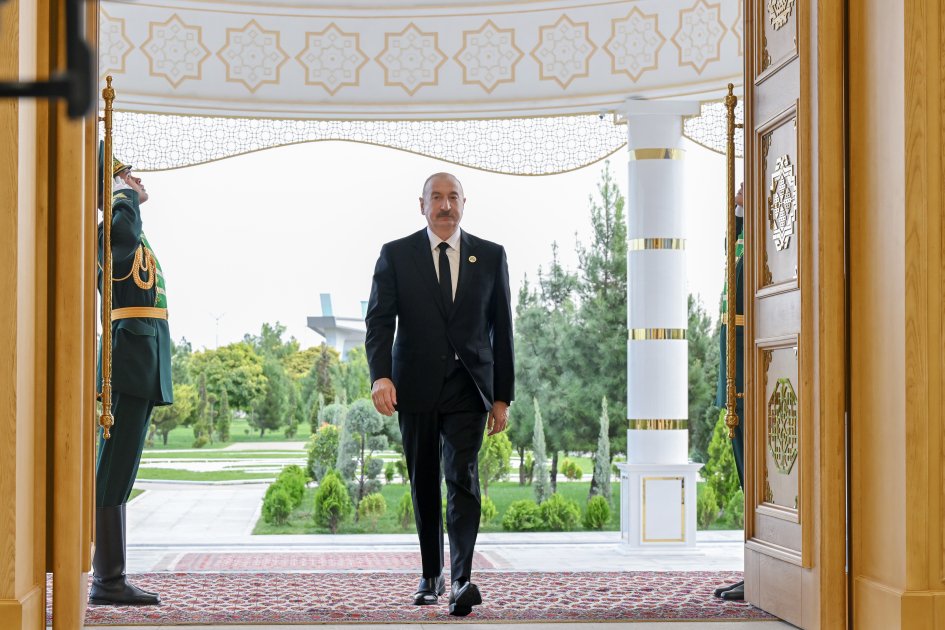 İlham Əliyev "Avaza" Kompleksinə gedib