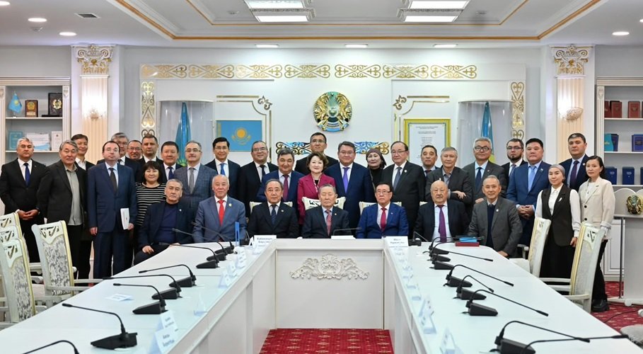 Türk Mədəniyyəti və İrsi Fondunun dəstəyi ilə Astanada ikicildlik “Türkistan” ensiklopediyasının təqdimatı keçirilib